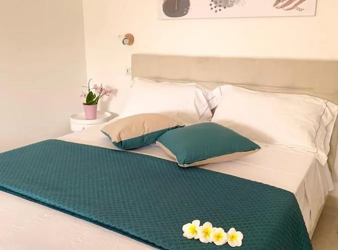 Jolie Bed and breakfast 3*